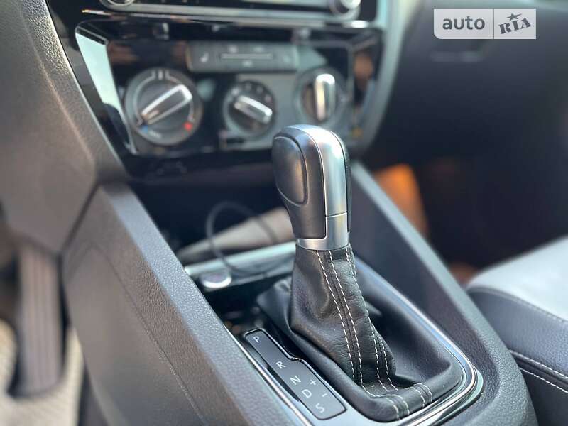 Седан Volkswagen Jetta 2015 в Вінниці