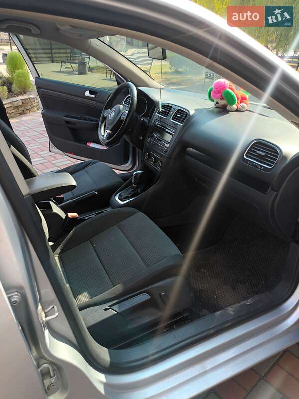 Універсал Volkswagen Jetta 2013 в Кривому Розі