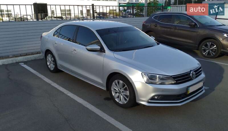 Седан Volkswagen Jetta 2016 в Киеве