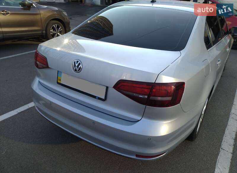 Седан Volkswagen Jetta 2016 в Киеве