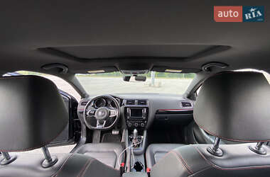 Седан Volkswagen Jetta 2016 в 