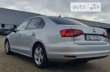 Седан Volkswagen Jetta 2015 в Чернігові