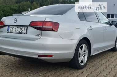 Седан Volkswagen Jetta 2015 в Чернігові