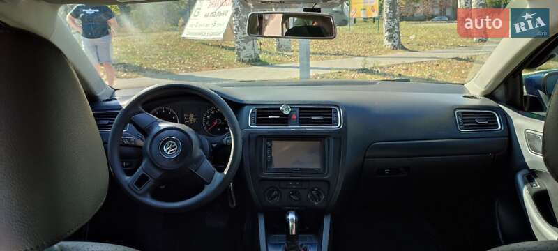 Седан Volkswagen Jetta 2013 в Запоріжжі
