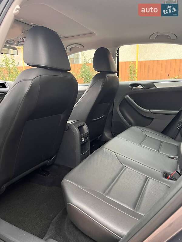 Седан Volkswagen Jetta 2014 в Одесі