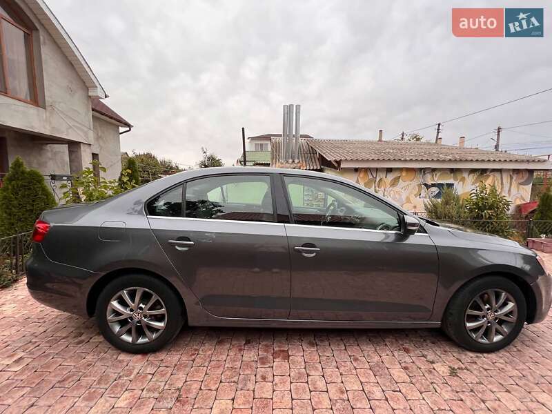 Седан Volkswagen Jetta 2014 в Одесі