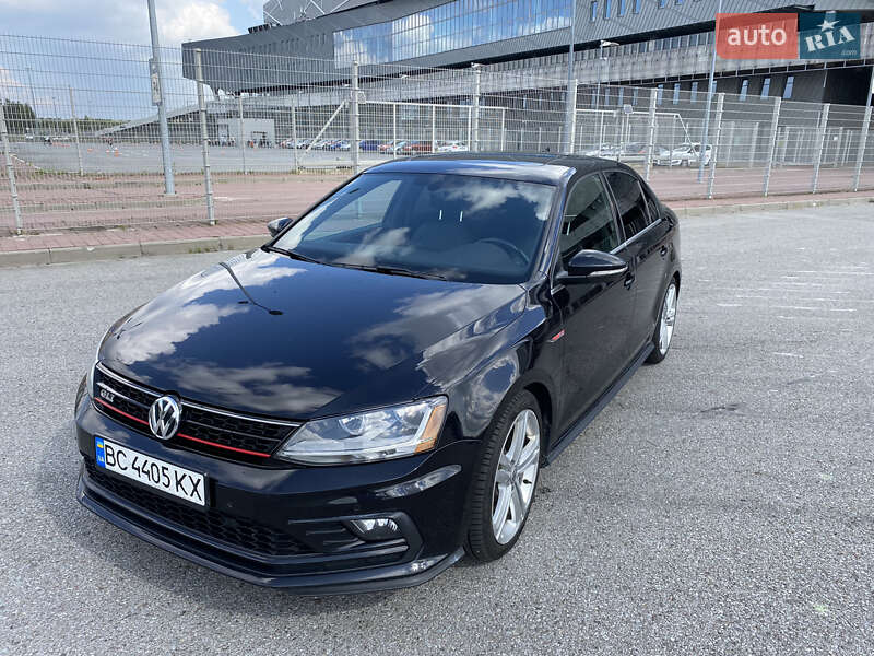 Седан Volkswagen Jetta 2016 в Львові