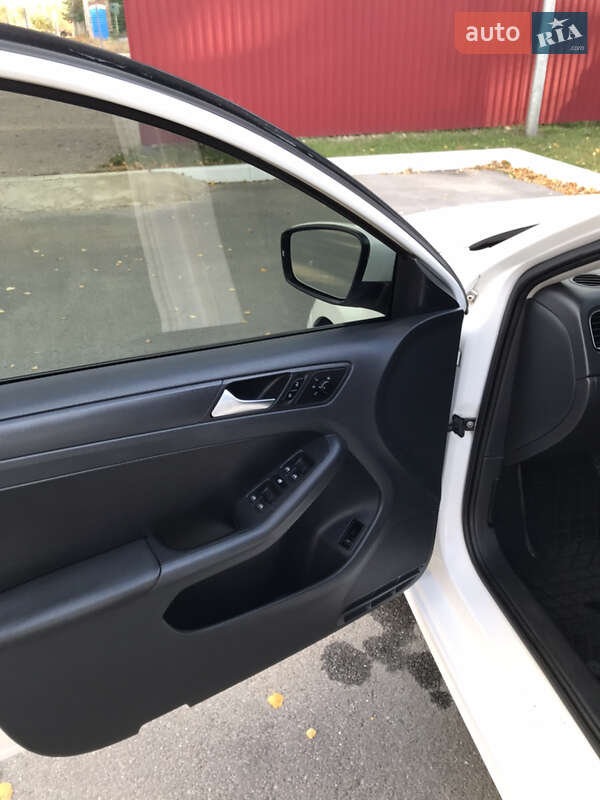 Седан Volkswagen Jetta 2012 в Ізмаїлі