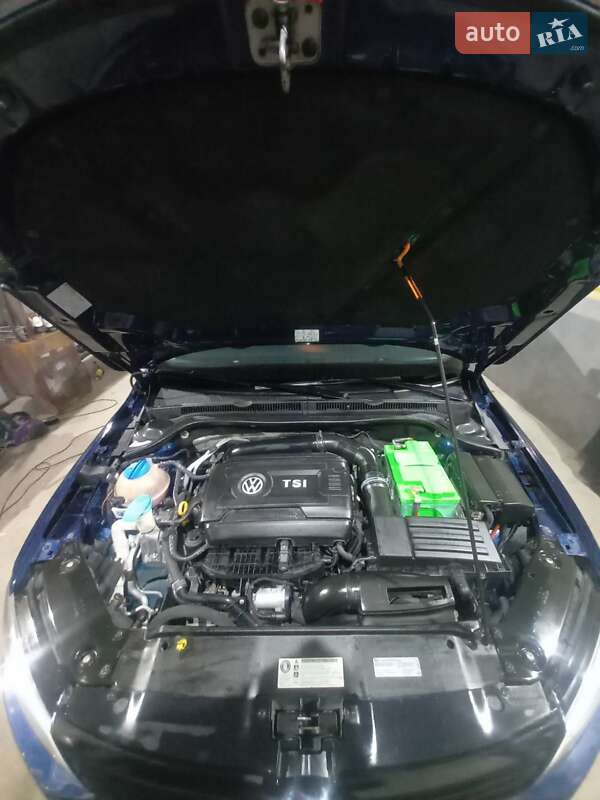 Седан Volkswagen Jetta 2013 в Запоріжжі