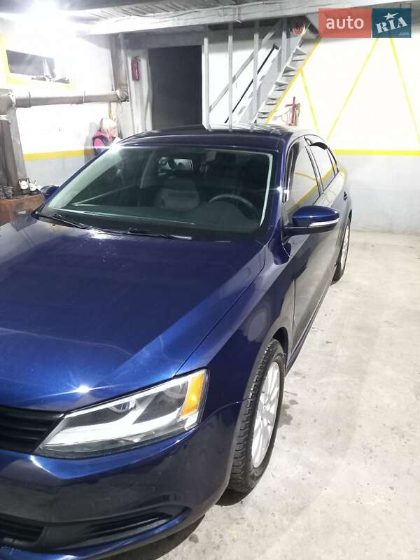 Седан Volkswagen Jetta 2013 в Запоріжжі
