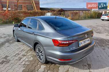 Седан Volkswagen Jetta 2019 в 