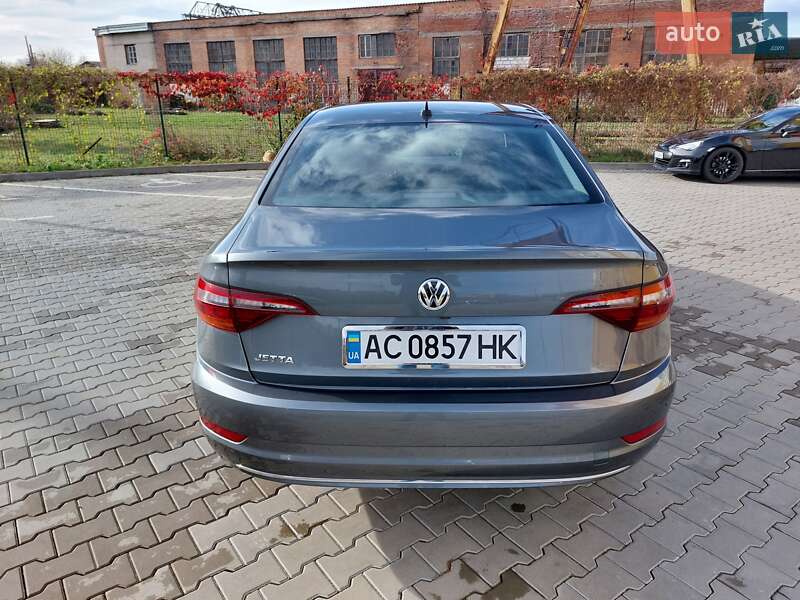 Седан Volkswagen Jetta 2019 в Луцьку
