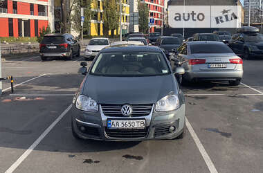 Седан Volkswagen Jetta 2006 в Киеве