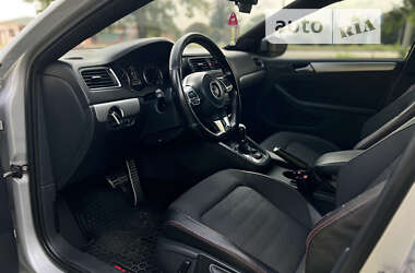 Седан Volkswagen Jetta 2013 в Знаменке