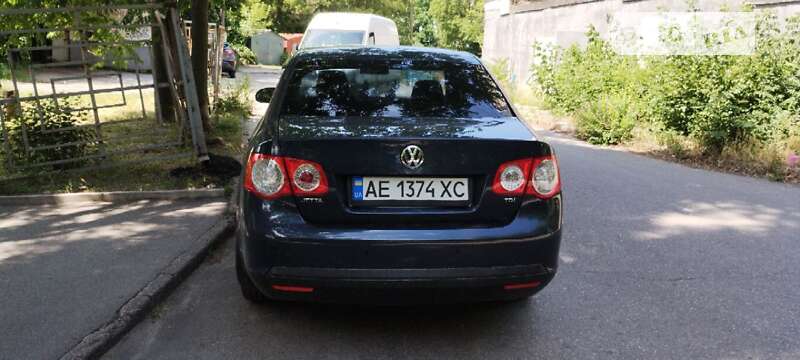 Седан Volkswagen Jetta 2010 в Запорожье