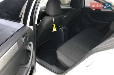 Седан Volkswagen Jetta 2016 в 