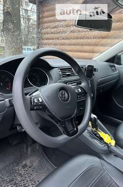 Седан Volkswagen Jetta 2015 в Одесі