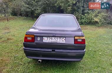 Седан Volkswagen Jetta 1989 в Стрые