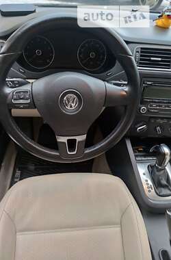 Седан Volkswagen Jetta 2013 в Вышгороде
