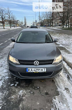 Седан Volkswagen Jetta 2013 в Киеве