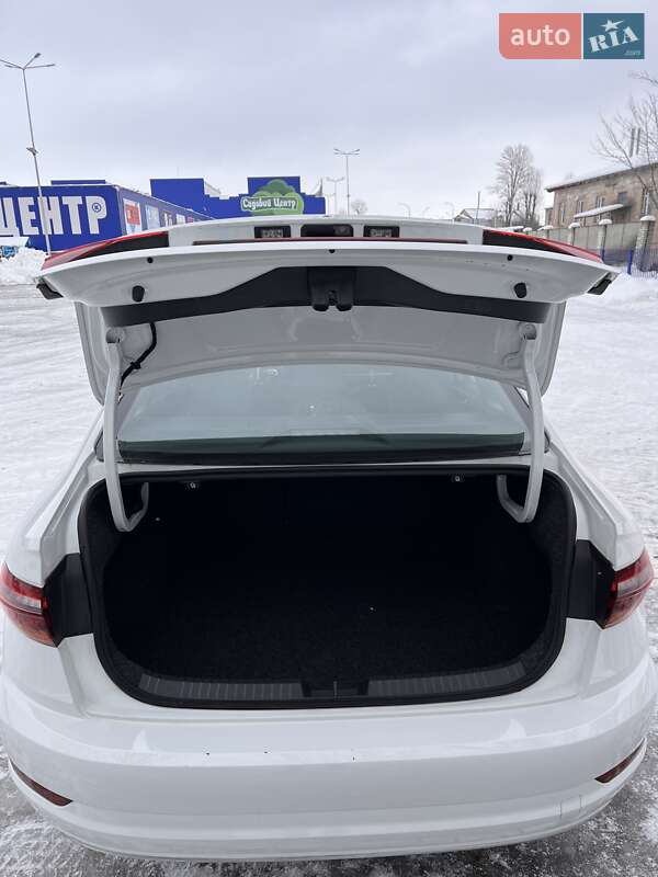 Седан Volkswagen Jetta 2018 в Тернополі