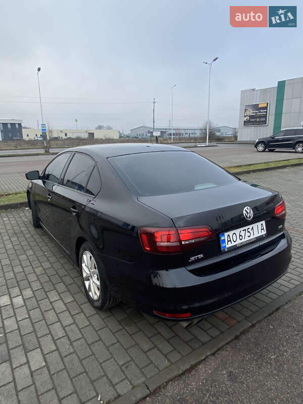 Седан Volkswagen Jetta 2017 в Хусті