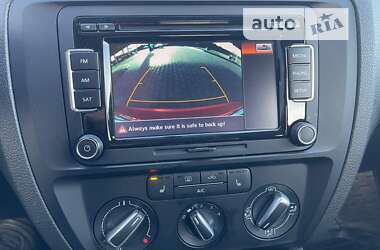 Седан Volkswagen Jetta 2015 в 