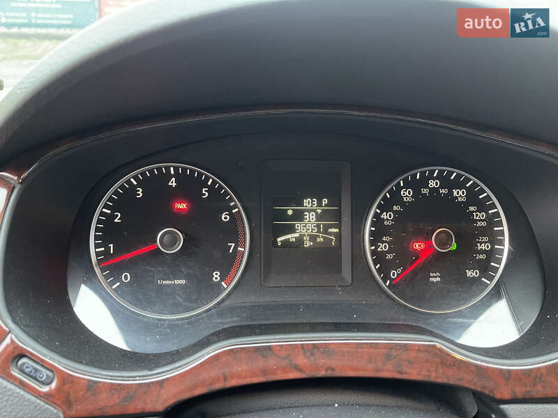 Седан Volkswagen Jetta 2011 в Краматорске