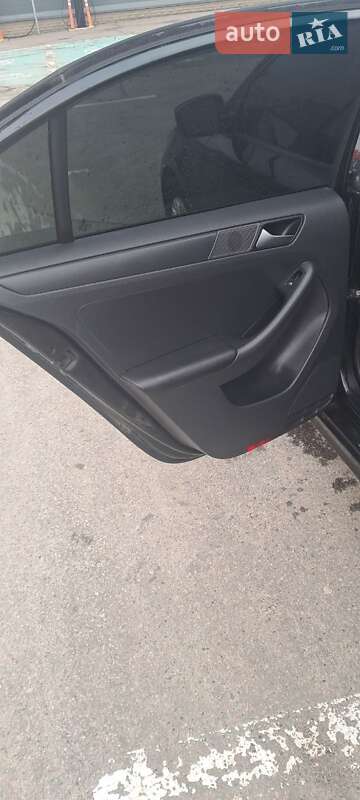 Седан Volkswagen Jetta 2013 в Харькове