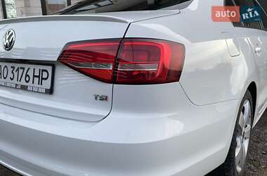 Седан Volkswagen Jetta 2014 в Хусте