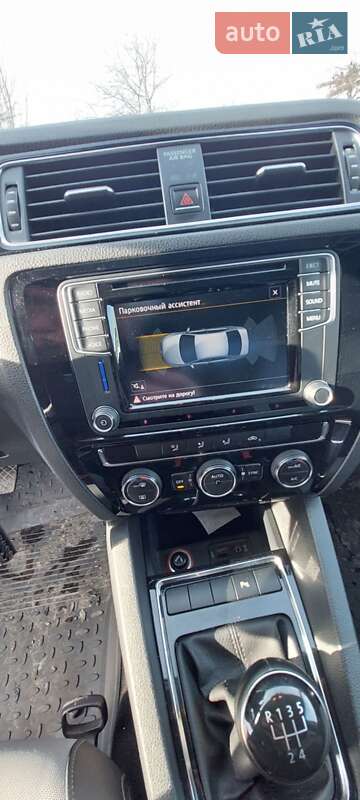 Седан Volkswagen Jetta 2016 в Покровську