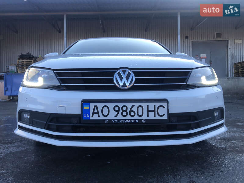 Седан Volkswagen Jetta 2015 в Мукачево