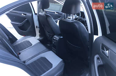 Седан Volkswagen Jetta 2015 в Мукачевому