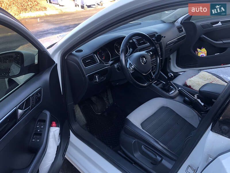 Седан Volkswagen Jetta 2015 в Мукачево