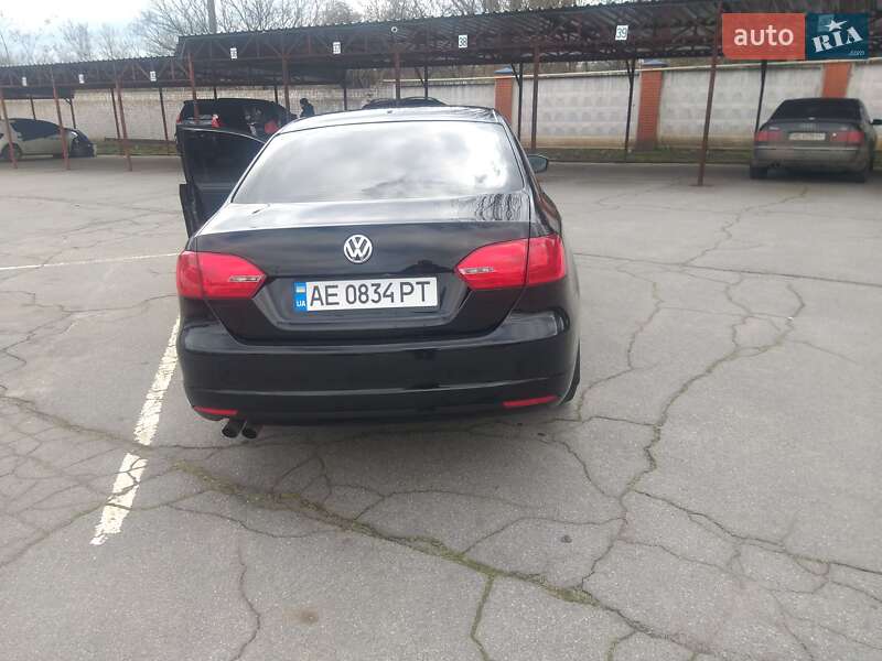 Седан Volkswagen Jetta 2012 в Кривому Розі