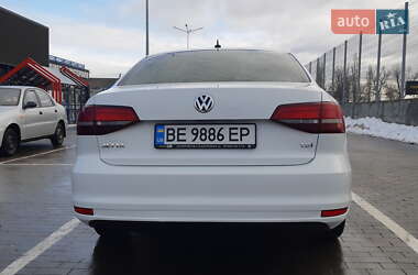 Седан Volkswagen Jetta 2016 в 