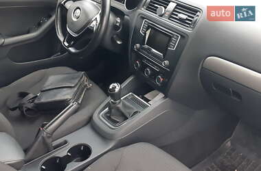Седан Volkswagen Jetta 2016 в 
