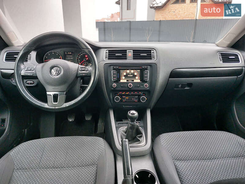 Седан Volkswagen Jetta 2011 в Рогатине