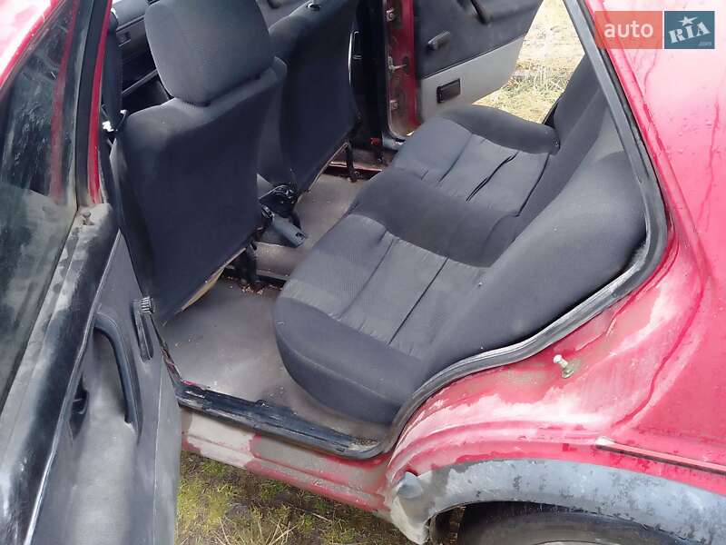 Седан Volkswagen Jetta 1989 в Вижниці