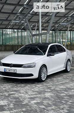 Седан Volkswagen Jetta 2013 в Львове