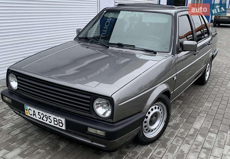 Седан Volkswagen Jetta 1988 в Корсуне-Шевченковском