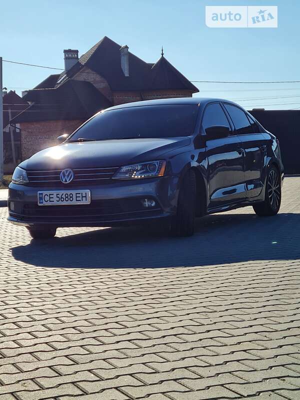 Седан Volkswagen Jetta 2016 в Черновцах