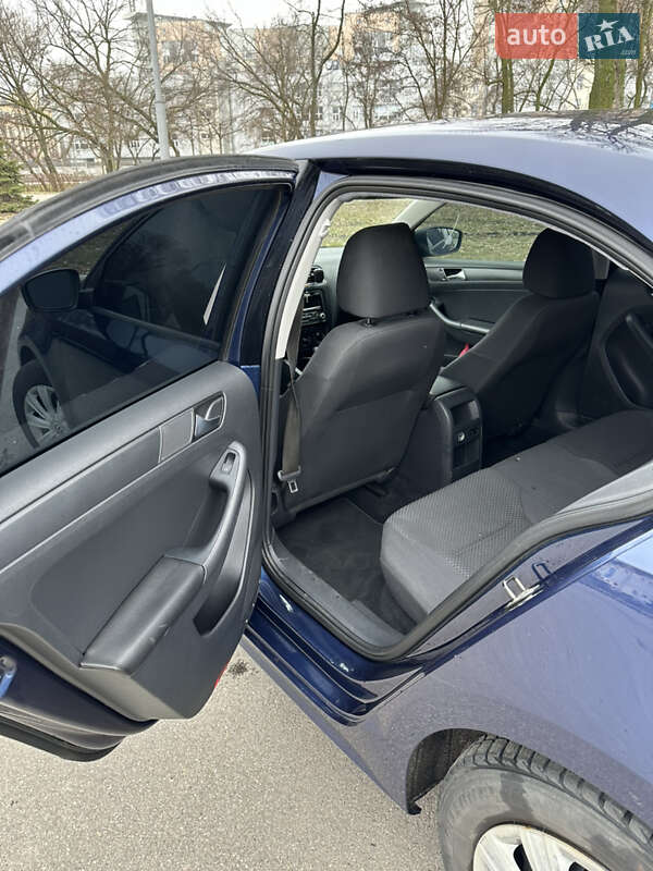 Седан Volkswagen Jetta 2014 в Києві
