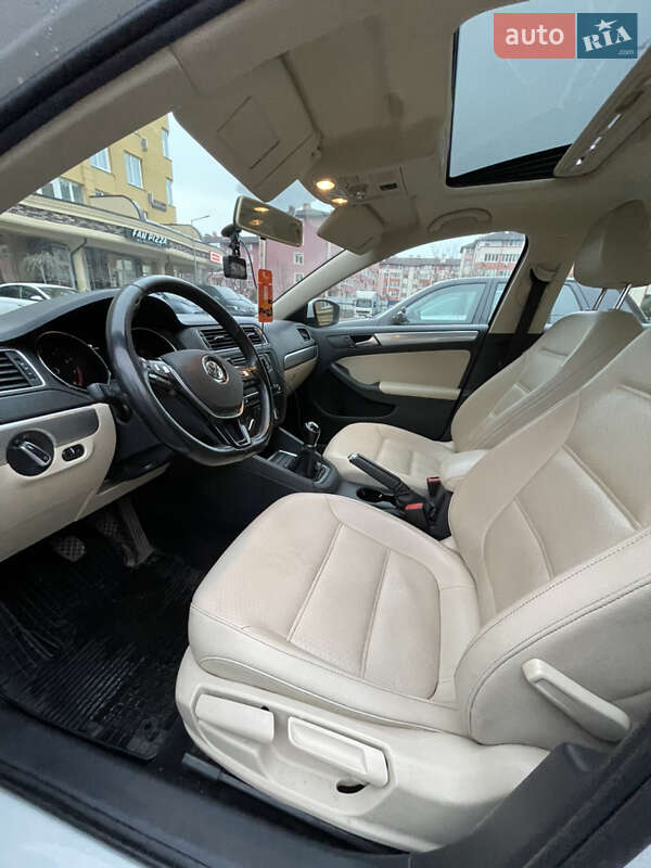 Седан Volkswagen Jetta 2017 в Киеве фото 22 Седан Volkswagen Jetta 2017 в Киеве