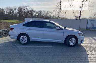Седан Volkswagen Jetta 2018 в Черновцах