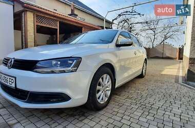 Седан Volkswagen Jetta 2013 в Ужгороде