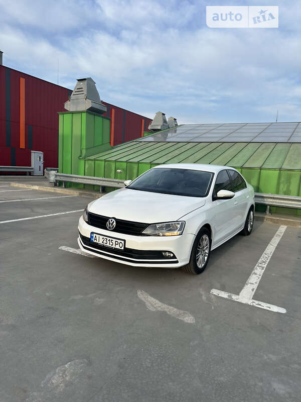 Седан Volkswagen Jetta 2016 в Киеве