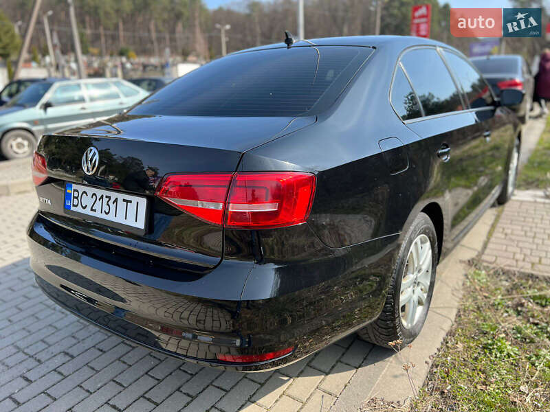 Седан Volkswagen Jetta 2014 в Львове