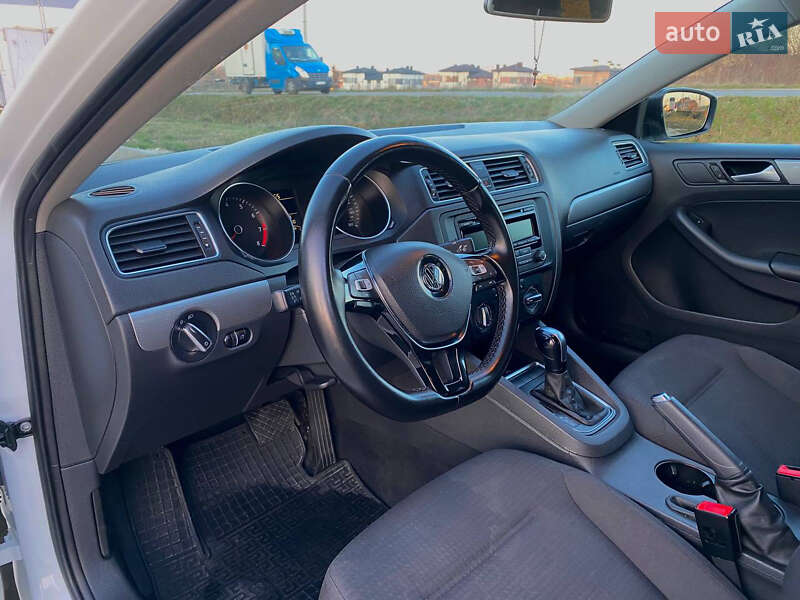 Седан Volkswagen Jetta 2014 в Пустомытах