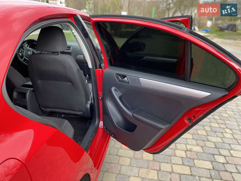 Седан Volkswagen Jetta 2015 в Львове фото 17 Седан Volkswagen Jetta 2015 в Львове